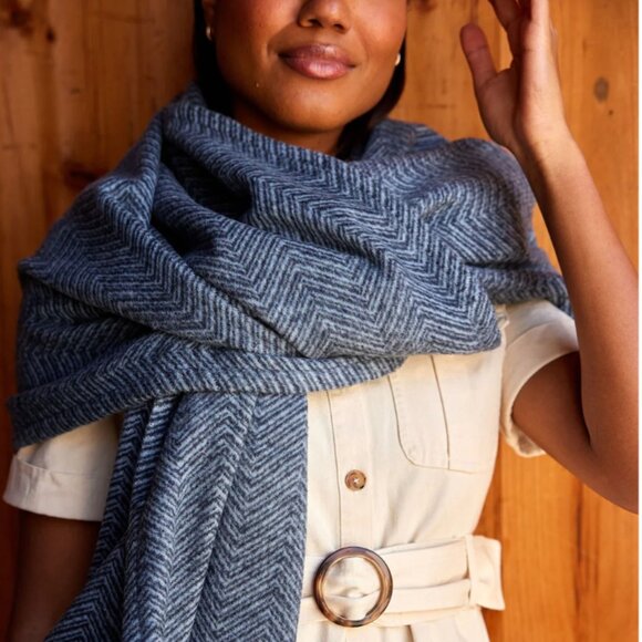 Chappywrap Bayside Herringbone Shawl - Picture 1 of 6